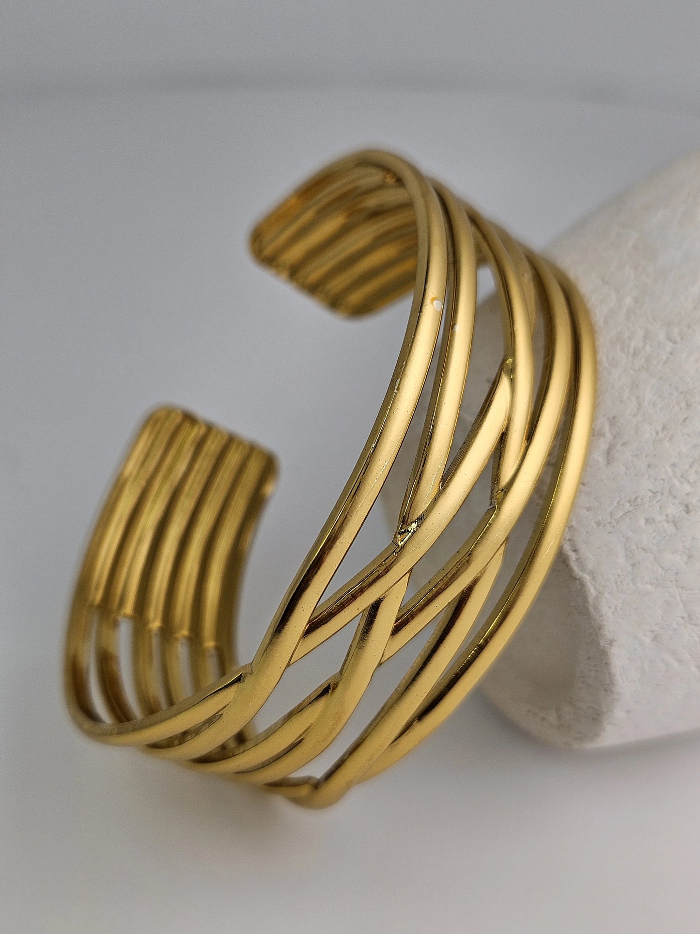 Intertwined Gold Cuff Bracelet – Modern Statement Jewelry | Vivoura Jewellery