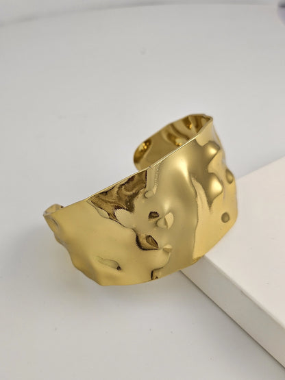 Hammered Gold Cuff Bracelet – Elegant Statement Jewelry | Vivoura Jewellery