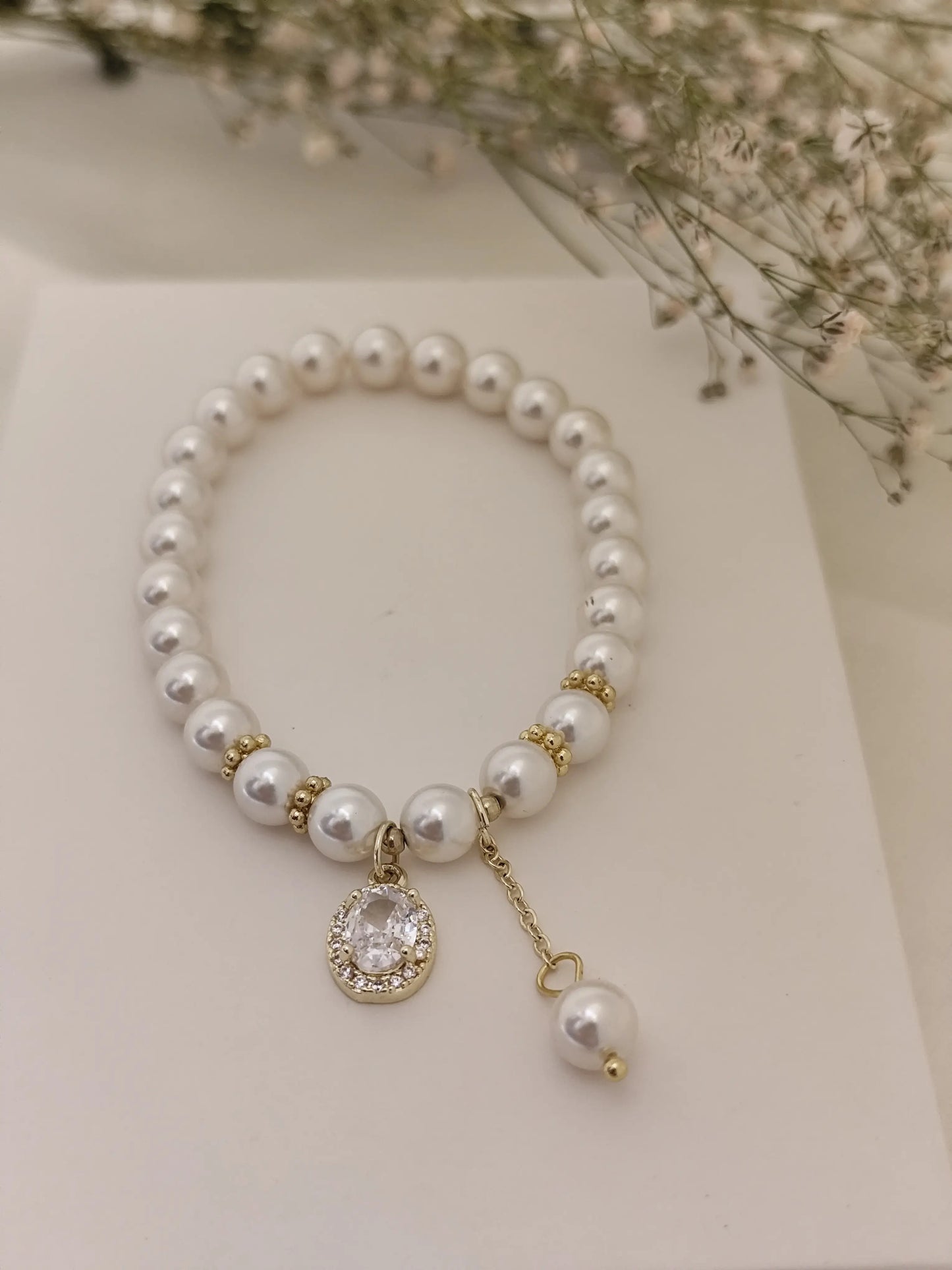 Elegant Pearl Bead Bracelet with CZ Charm – Classic White & Gold