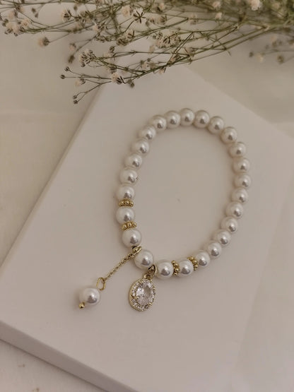 Elegant Pearl Bead Bracelet with CZ Charm – Classic White & Gold