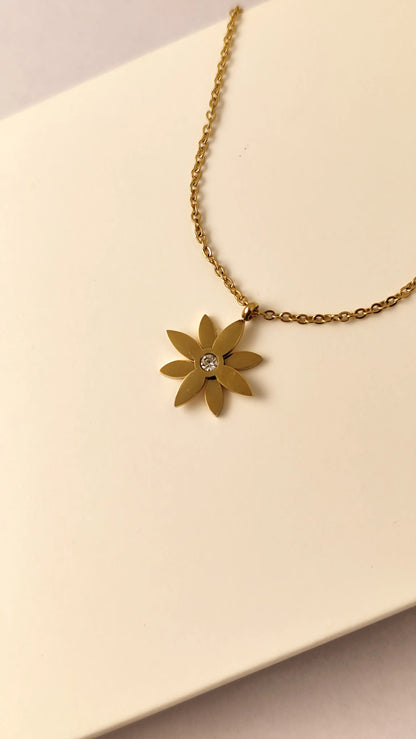 Gold Floral Pendant Necklace with Crystal – Elegant Everyday Jewellery