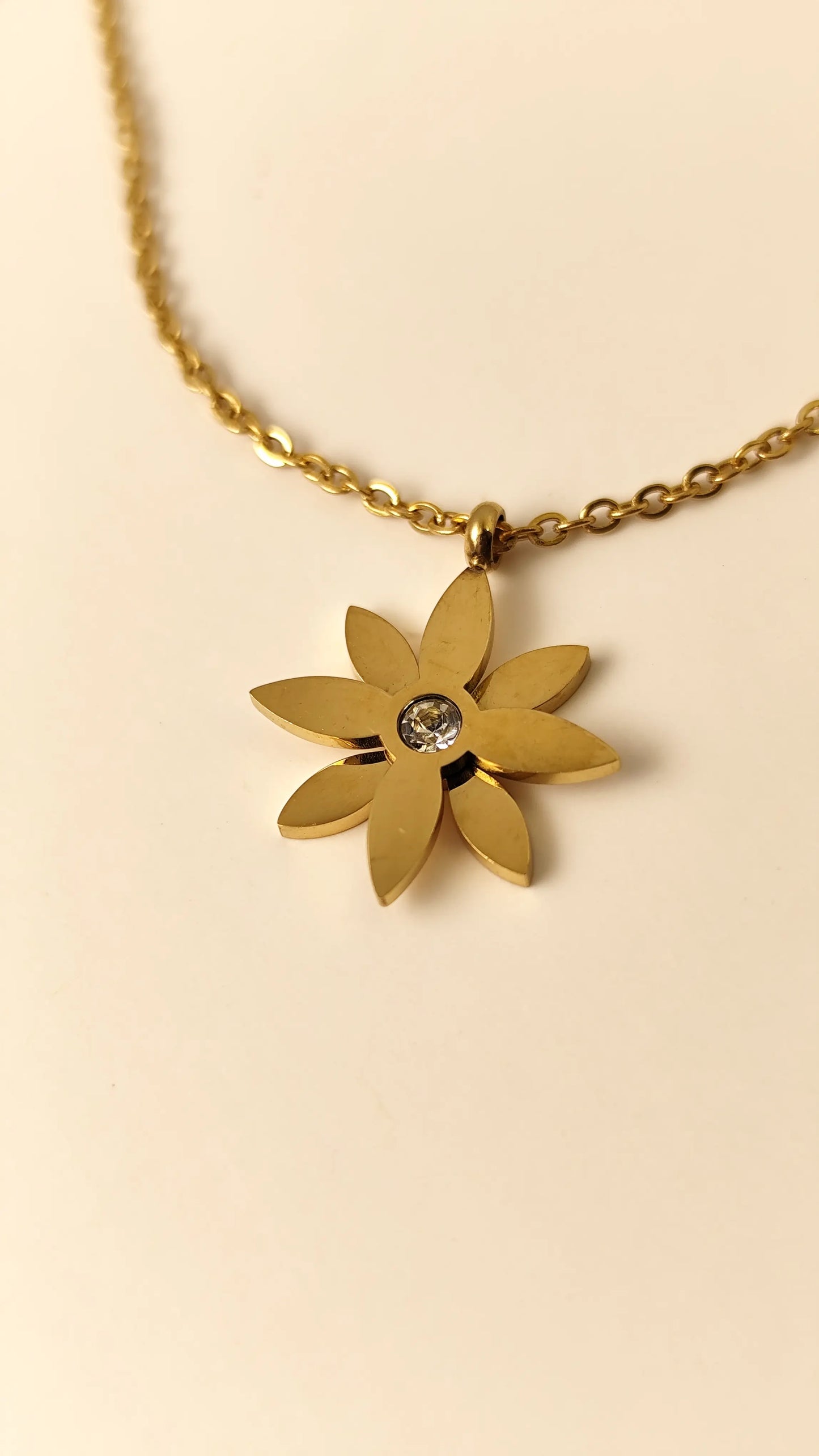 Gold Floral Pendant Necklace with Crystal – Elegant Everyday Jewellery