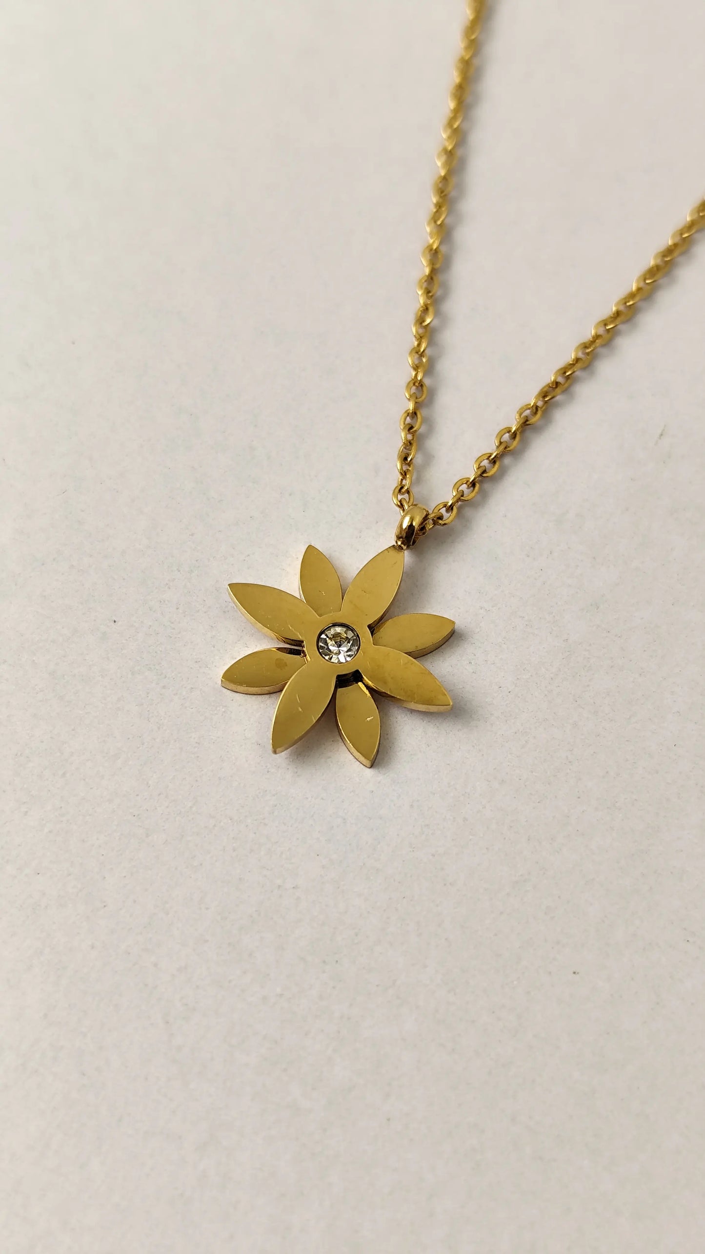 Gold Floral Pendant Necklace with Crystal – Elegant Everyday Jewellery