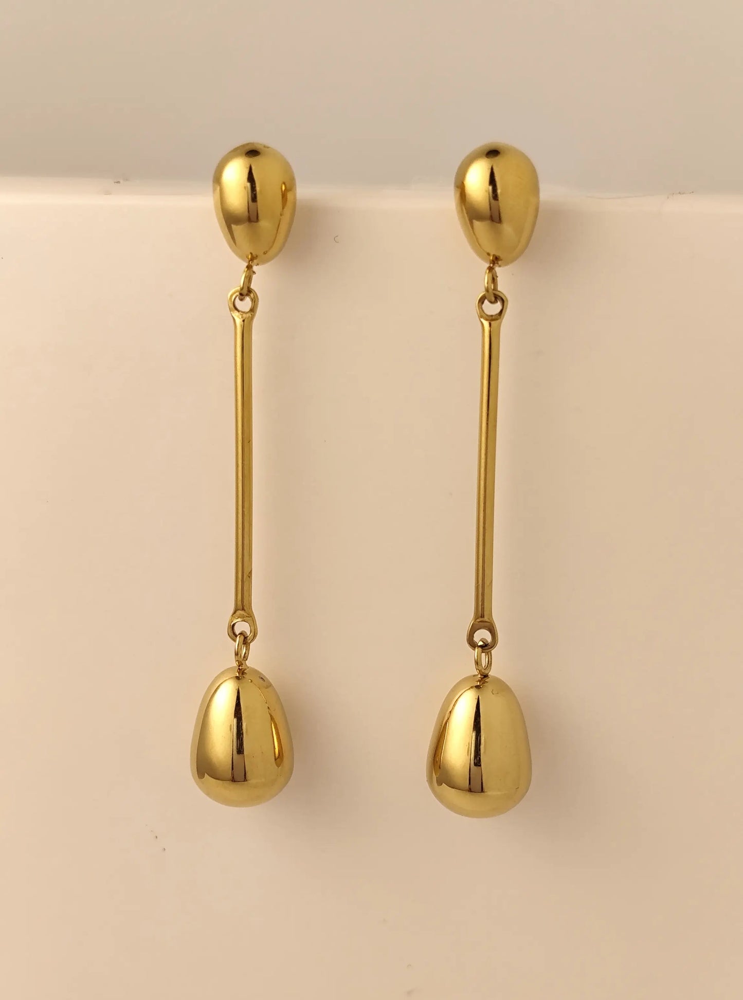 Minimalist Gold Drop Earrings – Elegant Long Bar Dangle Design