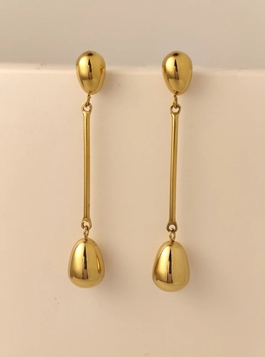 Minimalist Gold Drop Earrings – Elegant Long Bar Dangle Design