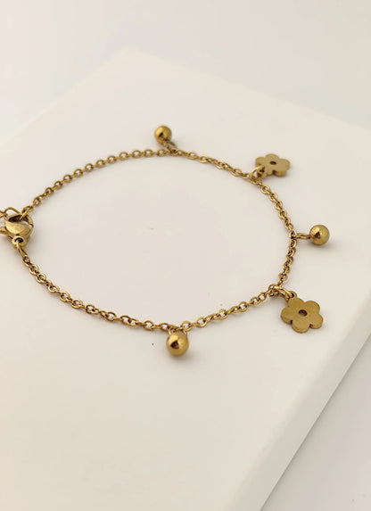 Dainty Gold Flower Charm Bracelet with Bead Accents – Adjustable Chain